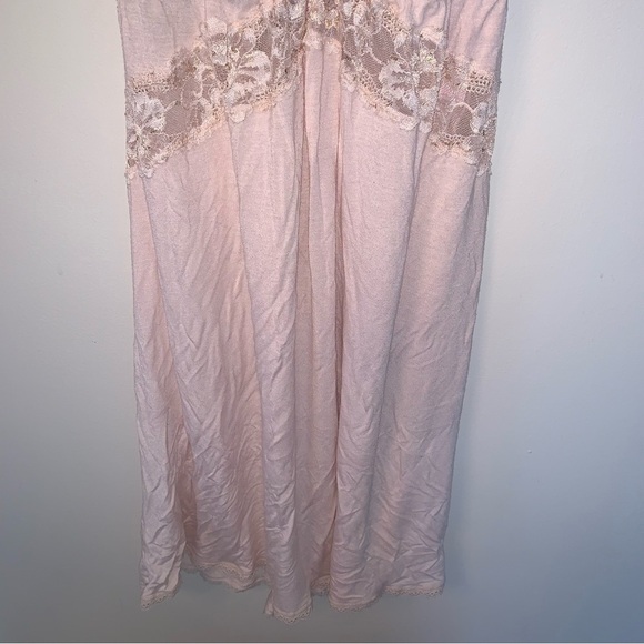 Victoria's Secret Pink Lace Chemise with Spaghetti Straps - Picture 5 of 8